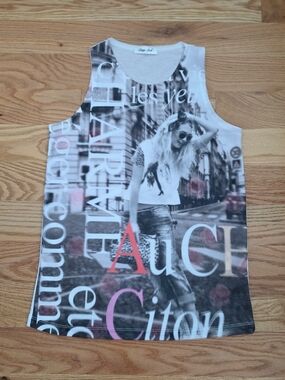 Graphic Photo-Print Sleeveless Tank Top - Grey/Pink